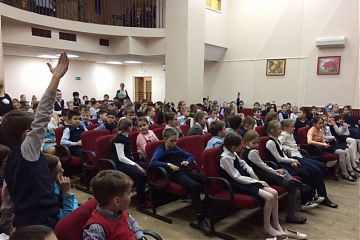 Член Общественного совета при УВД по ЮВАО Сергей Богданов провел встречу с сотрудниками ПДН