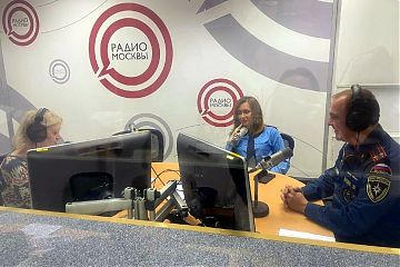 Сотрудники МЧС ЮВАО рассказали о работе с детьми и безопасной пиротехнике слушателям «Радио Москвы»