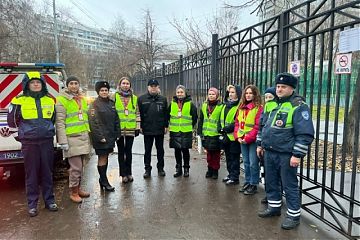 Член Общественного совета при УВД по ЮВАО Геннадий Чумаченко совместно с полицейскими провели мероприятие по профилактике детского дорожно-транспортного травматизма