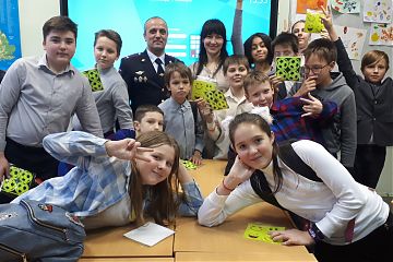 Инспекторы ГИБДД Юго-Восточного округа провели «Викторину по ПДД»