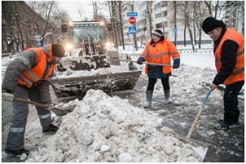 Мэр Москвы призвал коммунальщиков ускорить уборку снега