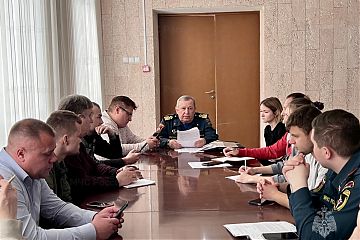 В преддверии открытия купального сезона в Главном управлении МЧС России по г. Москве прошли занятия с представителями Управлений по административным округам Главного управления МЧС России и владельцами пляжей