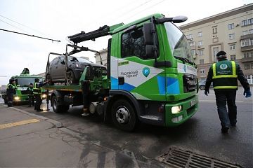 Мосгордума приняла закон об отмене предоплаты эвакуации машин, инициированный ЕР