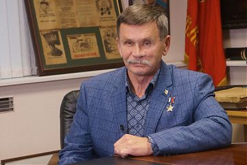 ПОЗДРАВЛЯЕМ ПОЧЁТНОГО ЖИТЕЛЯ РАЙОНА ТЕКСТИЛЬЩИКИ!