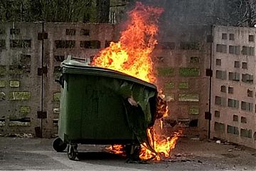 МЧС предупреждает:  не допускайте загораний в мусорных контейнерах