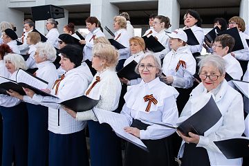 В День пожилого человека бабушки и дедушки с внуками могут бесплатно посетить Музей Победы