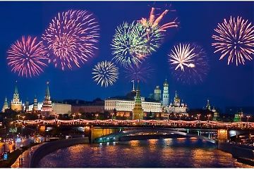 Праздничный салют в честь Дня защитника Отечества